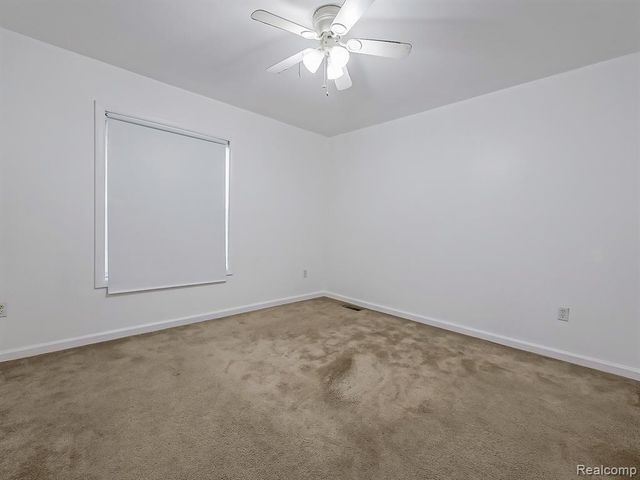 49 Oakhill Street, Pontiac, MI 48342