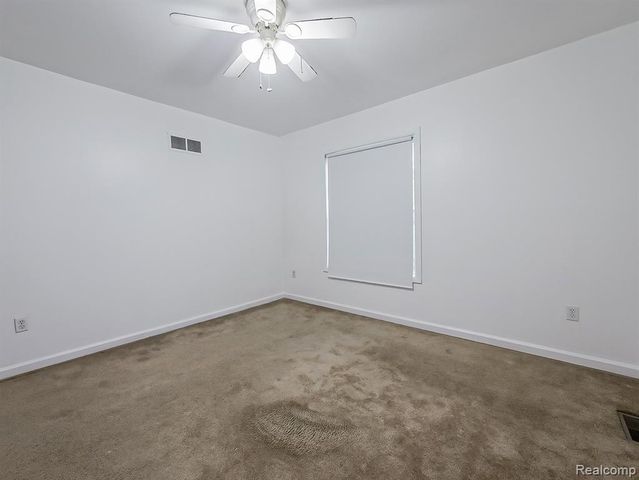 49 Oakhill Street, Pontiac, MI 48342