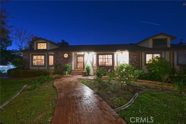 9330 Gum Tree, Corona, CA 92883