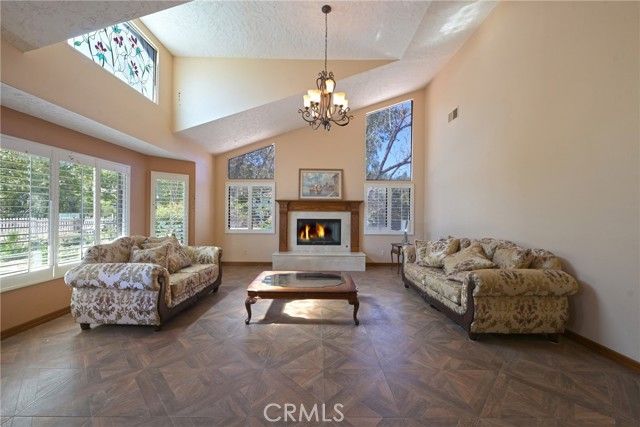 9330 Gum Tree, Corona, CA 92883