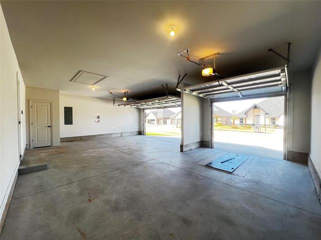 11608 NW 104 Street, Yukon, OK 73099