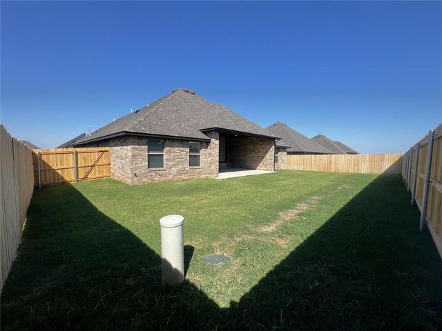 11608 NW 104 Street, Yukon, OK 73099