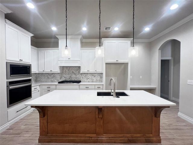 11608 NW 104 Street, Yukon, OK 73099