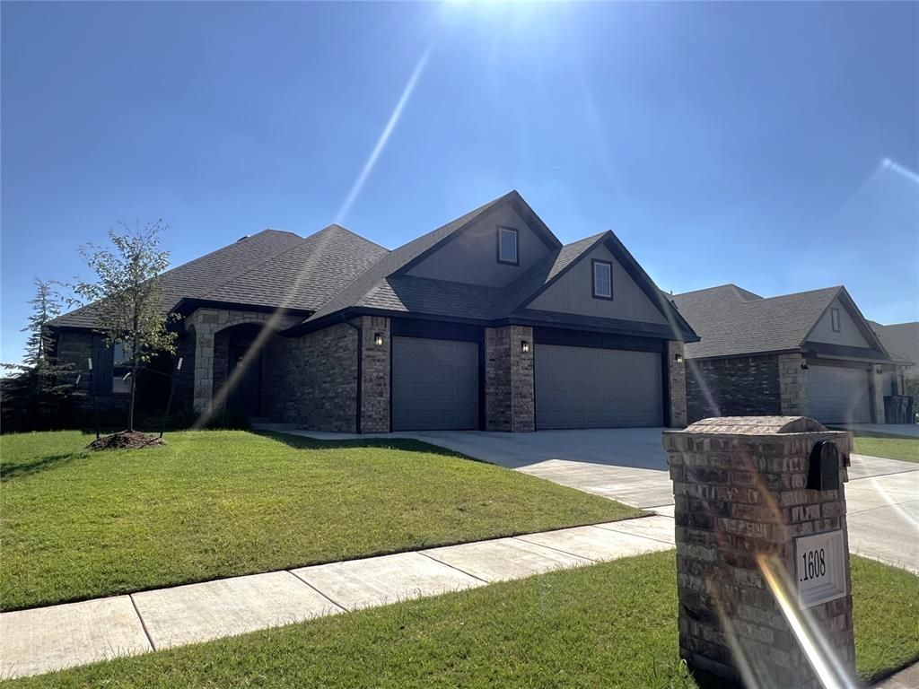 11608 NW 104 Street, Yukon, OK 73099