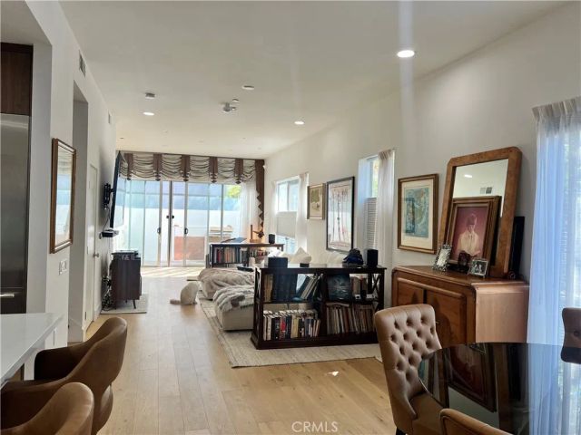 1200 N Sweetzer Avenue 2, West Hollywood, CA 90069