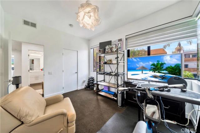 1200 N Sweetzer Avenue 2, West Hollywood, CA 90069