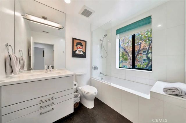 1200 N Sweetzer Avenue 2, West Hollywood, CA 90069