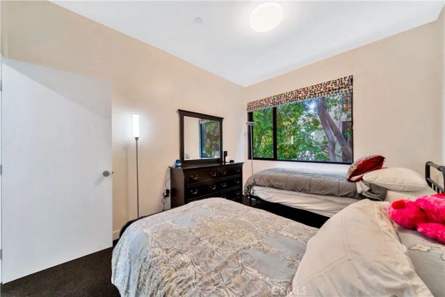 1200 N Sweetzer Avenue 2, West Hollywood, CA 90069