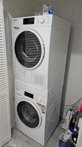 1200 N Sweetzer Avenue 2, West Hollywood, CA 90069