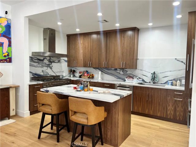 1200 N Sweetzer Avenue 2, West Hollywood, CA 90069