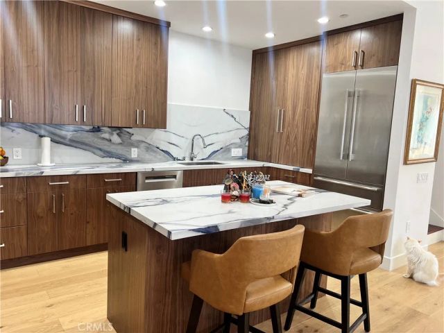 1200 N Sweetzer Avenue 2, West Hollywood, CA 90069