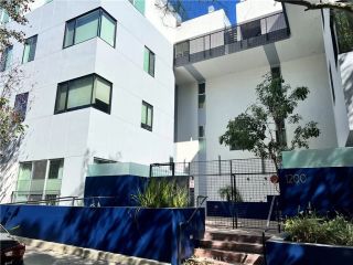 1200 N Sweetzer Avenue 2, West Hollywood, CA 90069