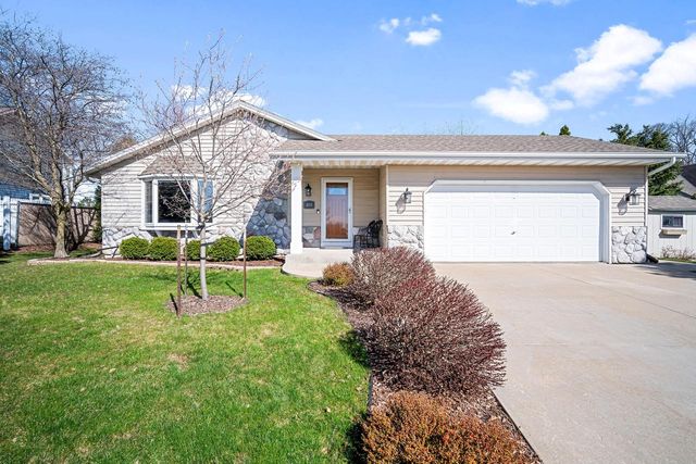 8070 S Long Meadow DRIVE, Oak Creek, WI 53154