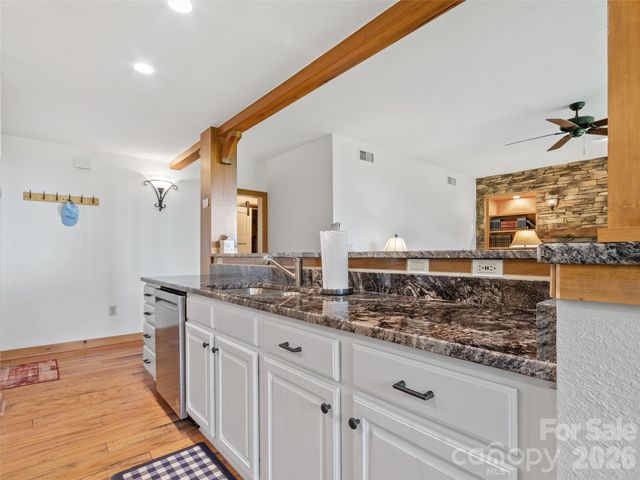 61 Creekside Way G201, Burnsville, NC 28714