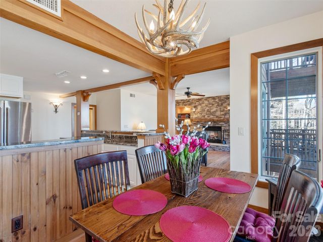 61 Creekside Way G201, Burnsville, NC 28714