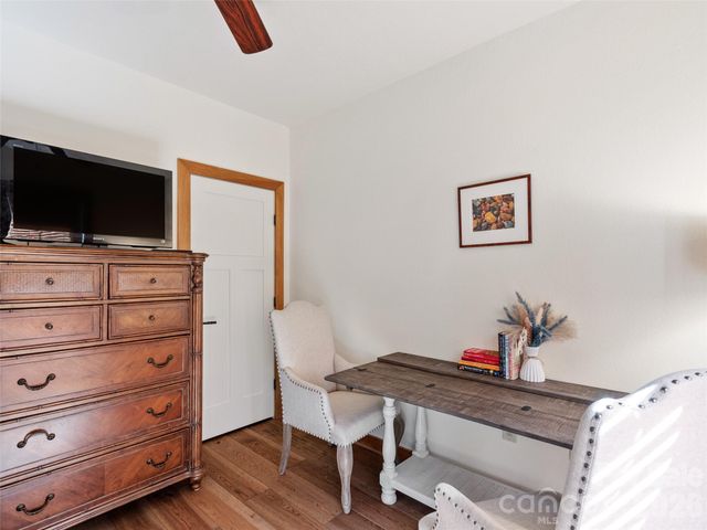 61 Creekside Way G201, Burnsville, NC 28714