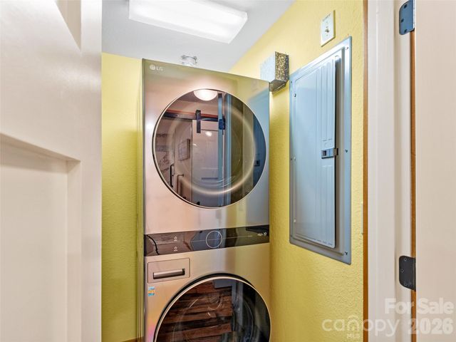 61 Creekside Way G201, Burnsville, NC 28714