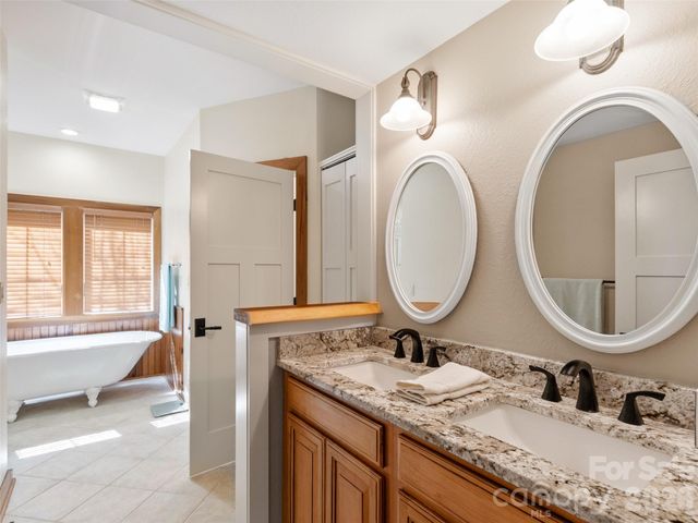 61 Creekside Way G201, Burnsville, NC 28714