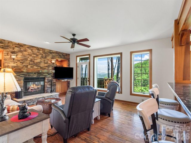 61 Creekside Way G201, Burnsville, NC 28714