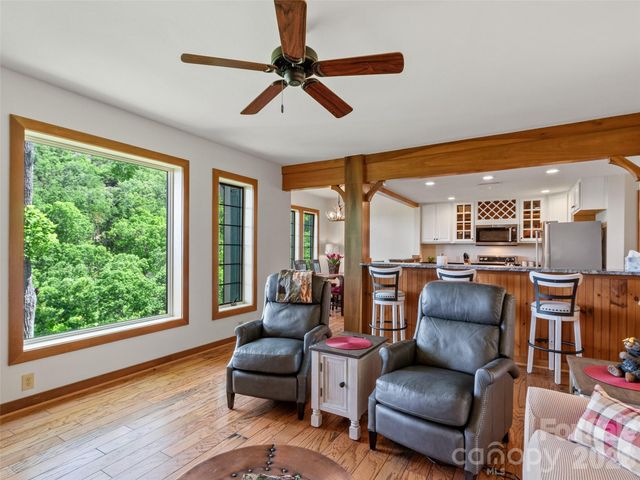 61 Creekside Way G201, Burnsville, NC 28714