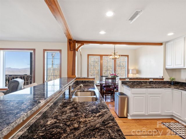 61 Creekside Way G201, Burnsville, NC 28714