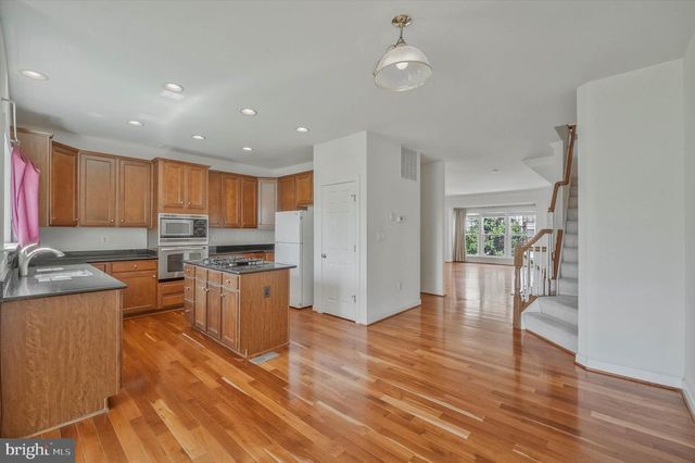 8177 MCCAULEY WAY, Lorton, VA 22079