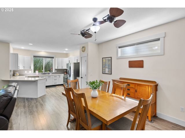 1082 57TH St, Washougal, WA 98671