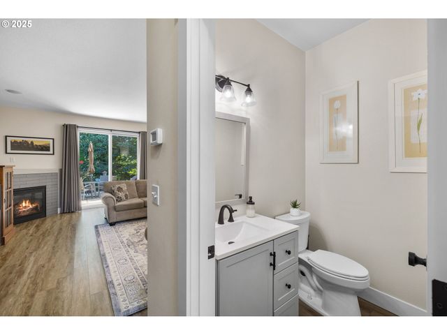 1082 57TH St, Washougal, WA 98671