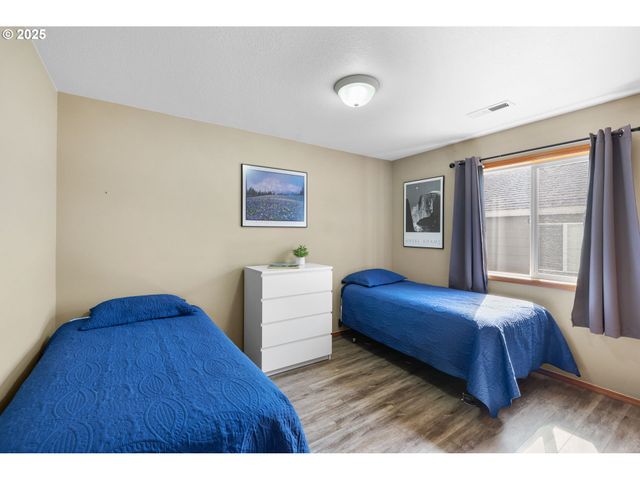 1082 57TH St, Washougal, WA 98671