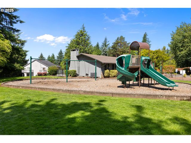 1082 57TH St, Washougal, WA 98671