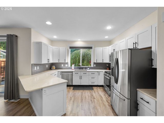 1082 57TH St, Washougal, WA 98671