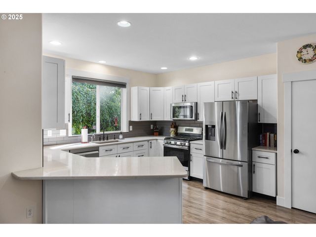 1082 57TH St, Washougal, WA 98671