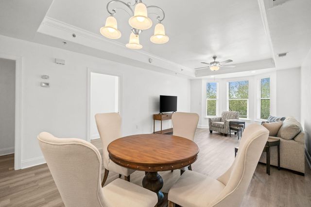 251 MATTIE M KELLY Boulevard Boulevard 302, Destin, FL 32541