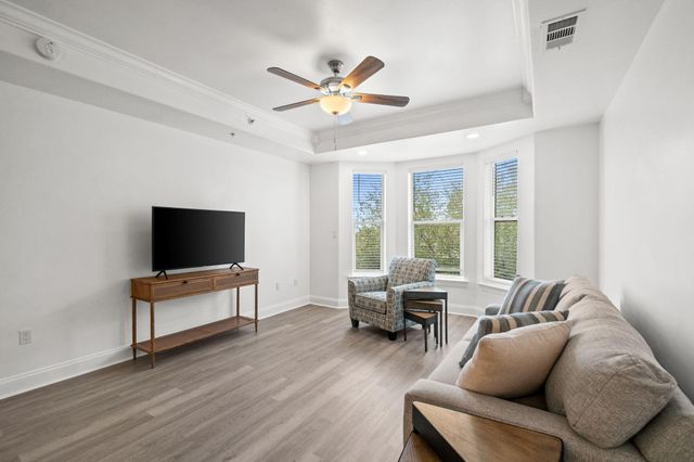 251 MATTIE M KELLY Boulevard Boulevard 302, Destin, FL 32541