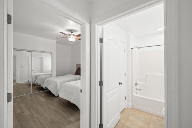 251 MATTIE M KELLY Boulevard Boulevard 302, Destin, FL 32541