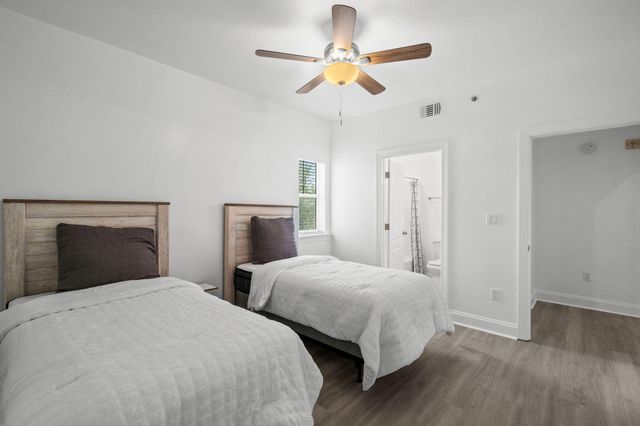 251 MATTIE M KELLY Boulevard Boulevard 302, Destin, FL 32541