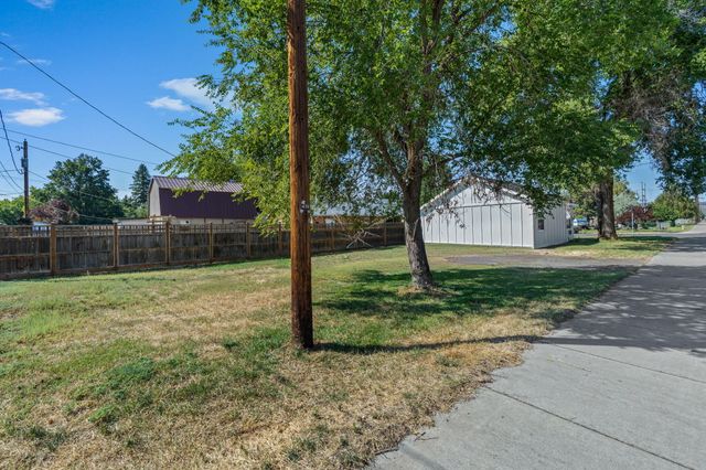 496 NW 9th Street, Prineville, OR 97754