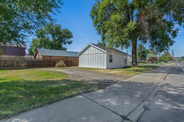 496 NW 9th Street, Prineville, OR 97754