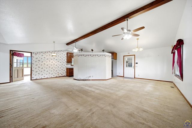 6824 NW Nickell RD, Topeka, KS 66618