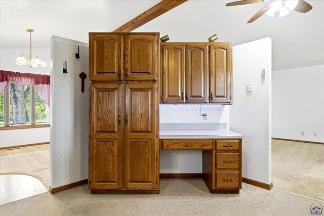 6824 NW Nickell RD, Topeka, KS 66618
