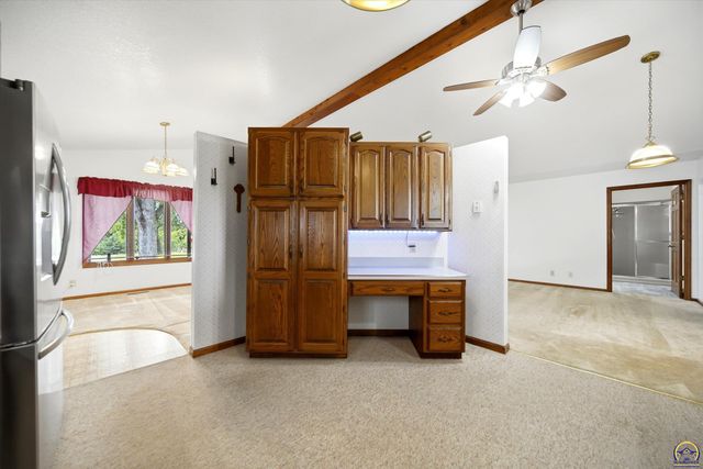 6824 NW Nickell RD, Topeka, KS 66618