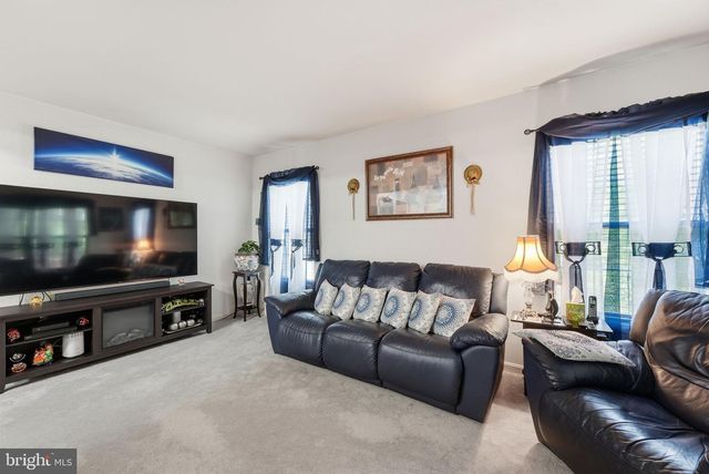 4796 PEARSON DR, Woodbridge, VA 22193
