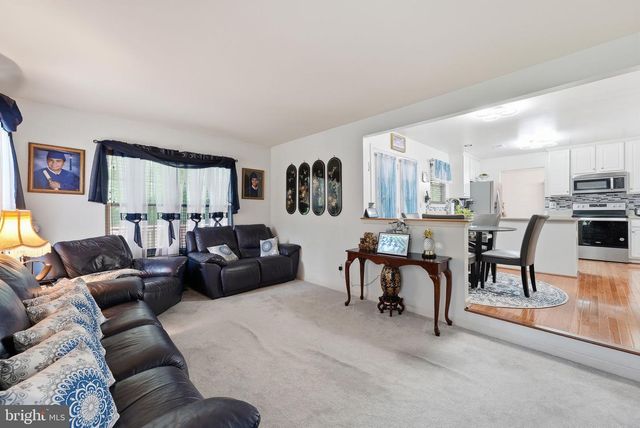 4796 PEARSON DR, Woodbridge, VA 22193