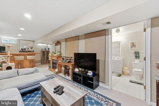 4796 PEARSON DR, Woodbridge, VA 22193