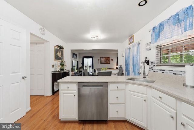 4796 PEARSON DR, Woodbridge, VA 22193