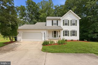 4796 PEARSON DR, Woodbridge, VA 22193