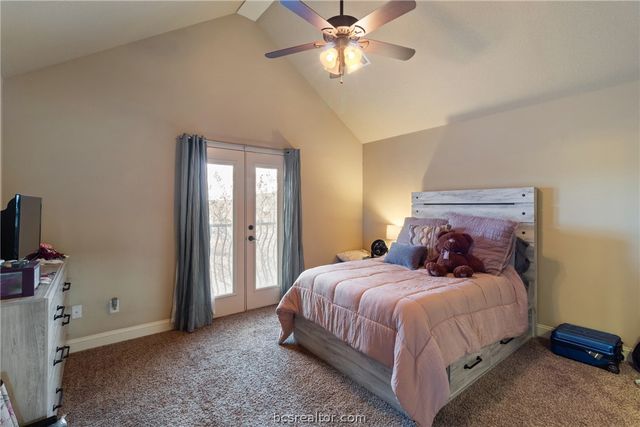 1421 Buena Vista, College Station, TX 77845