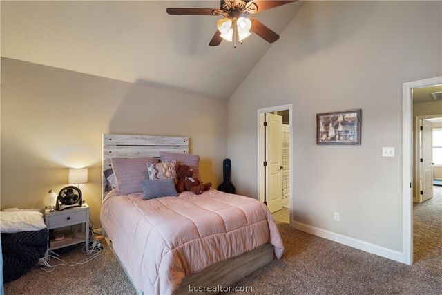 1421 Buena Vista, College Station, TX 77845