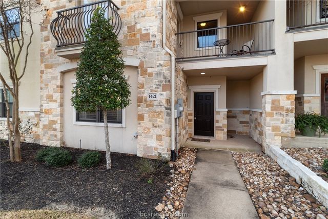1421 Buena Vista, College Station, TX 77845