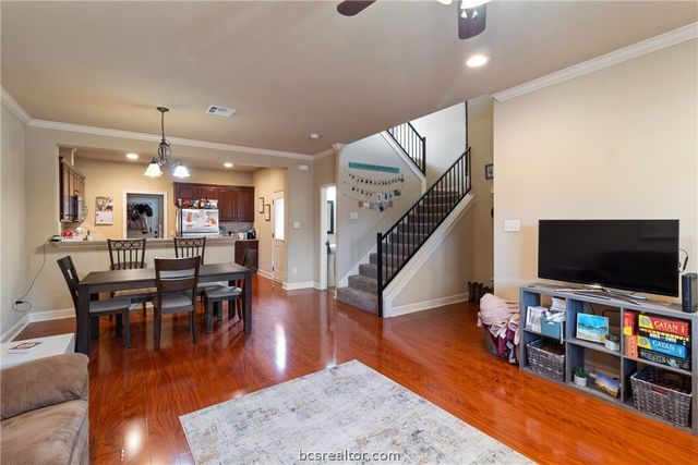 1421 Buena Vista, College Station, TX 77845